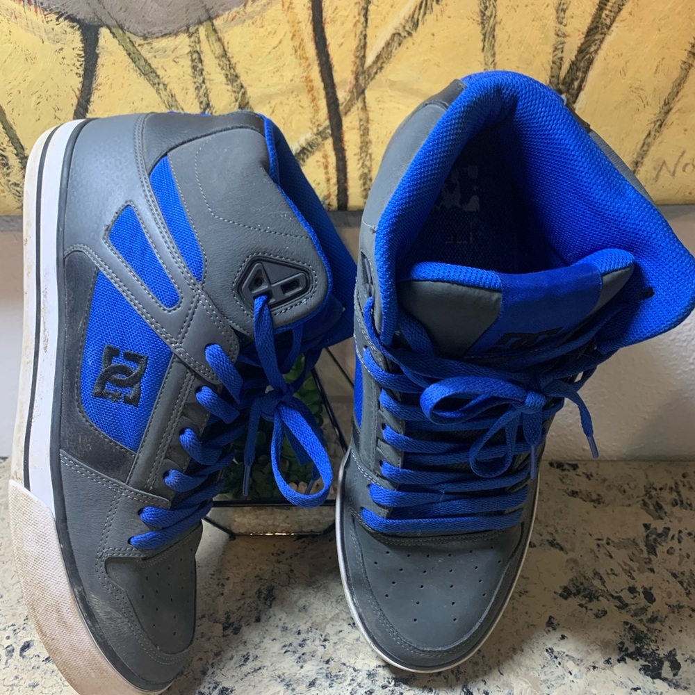 DC mens shoes size 12